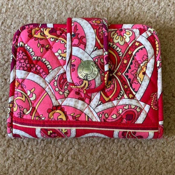 Vera Bradley Handbags - Vera Bradley Retired Snap Wallet